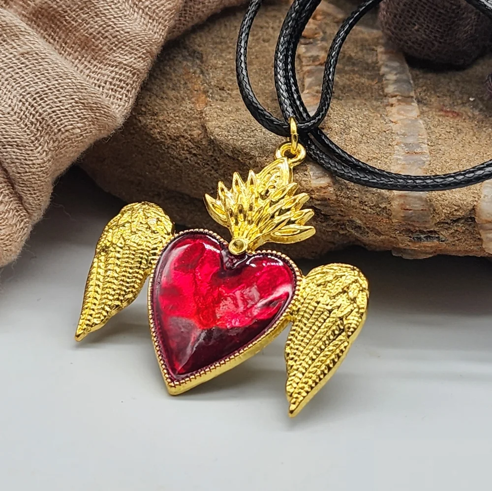 Boho Gold Pendant Heart Wings Spiritua Necklace Frida Khalo Red Heart